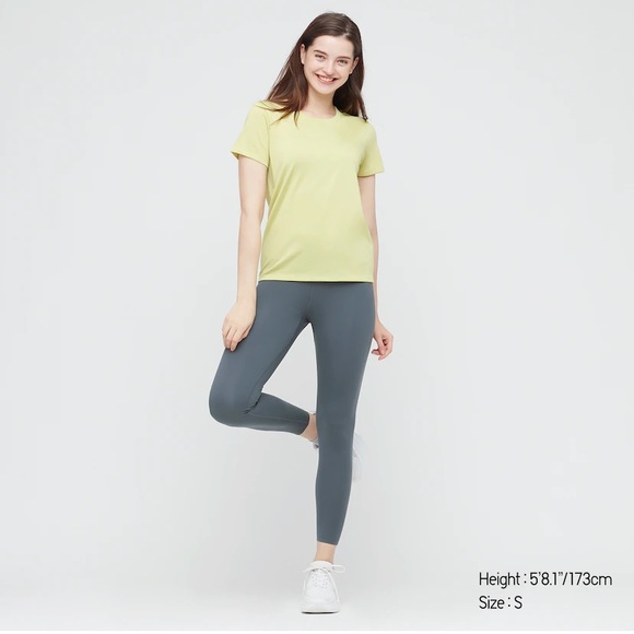 2/$30 Uniqlo UV Soft Leggings in Navy - Picture 1 of 3